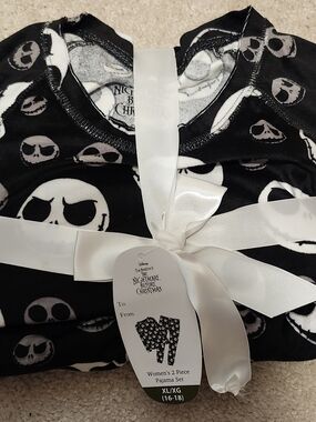 Disney The Nightmare Before Christmas Black & White Women's 2-Piece Pajama Set